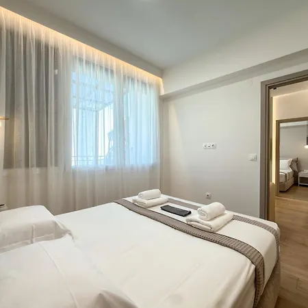 Luxury Downtown F4 Апартамент